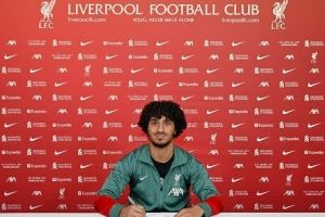 官方：18岁青训小将艾哈迈德与利物浦签下第一份职业合同